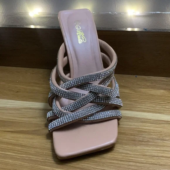 Used - Picture 2 of 3